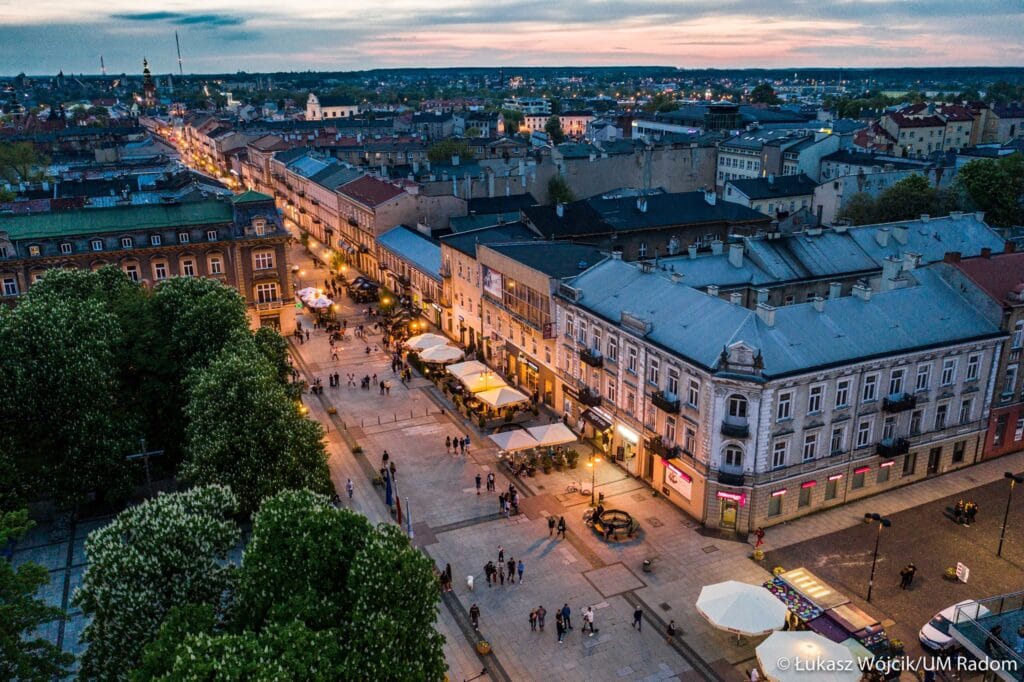 Strony i sklepy internetowe od mIT cloud dla firm w Łodzi - SEO, projekt, WordPress, Ahrefs, WCAG, Google Search Console, wizytówki Google 2 mIT group Radom – obsługa informatyczna i informatyk dla firm