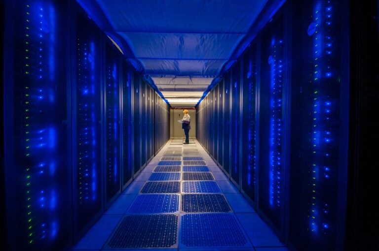 Linux w firmie – oszczędności i stabilność systemu